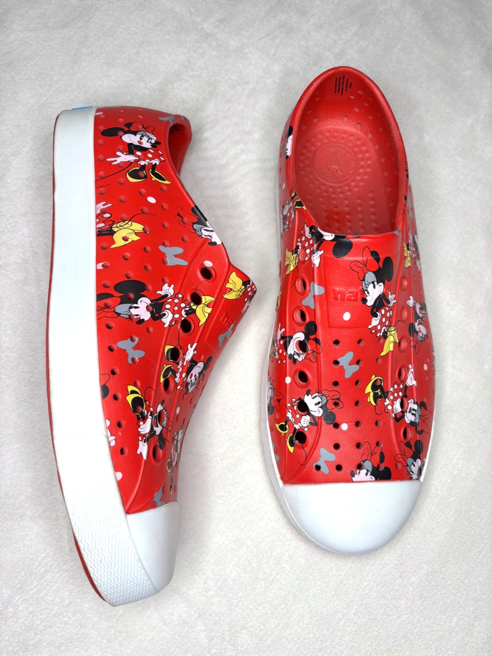 Native x Disney Jefferson Slip On Shoe Minnie Mouse Print Red Cap Toe 9